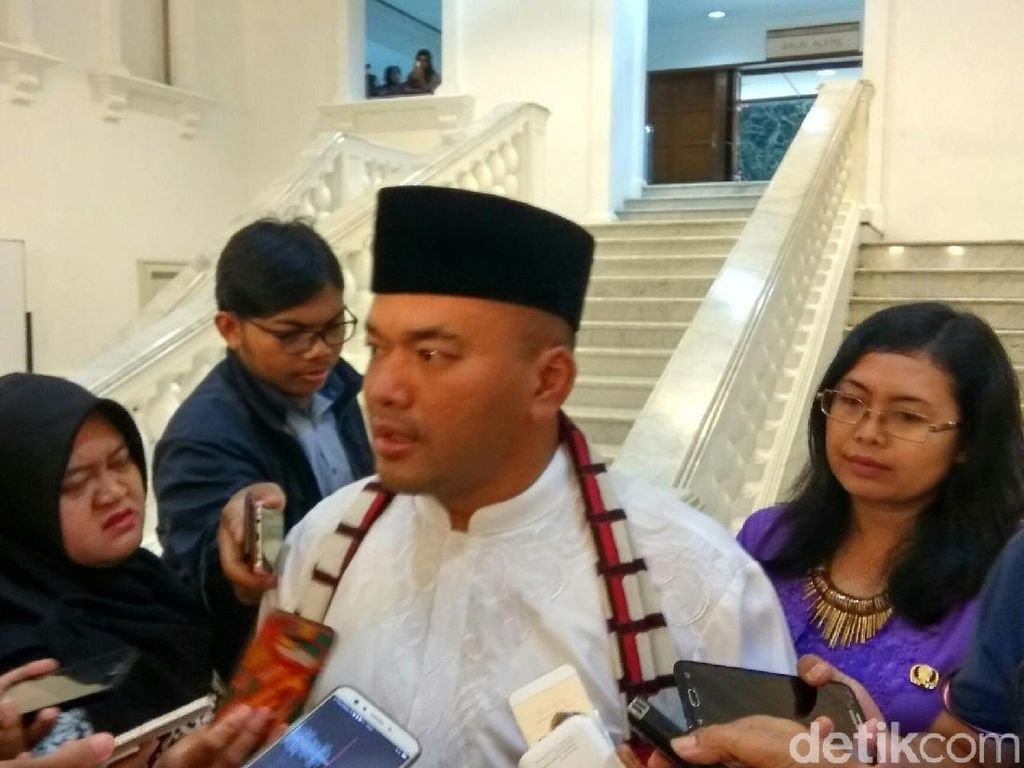 Pemprov DKI Anggarkan Rp 800 M untuk Normalisasi Sungai